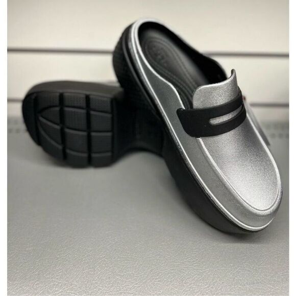 CROCS Women’s Stomp Metallic Penny Loafer Black Silver Platform Clog Sz 10 US - Picture 1 of 6